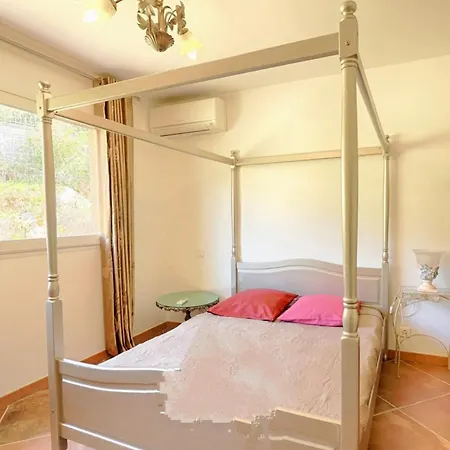 Spacieuse Avec Piscine à Coti-chiavari *