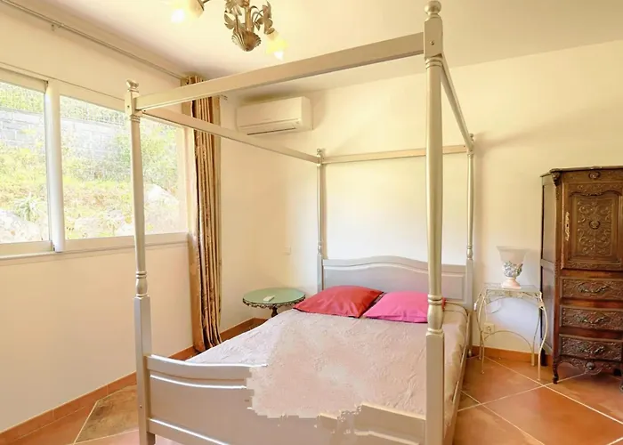 Spacieuse Avec Piscine à Coti-chiavari *